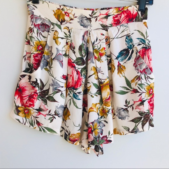 Bluette Pants - Bluette Floral High Rise Flouncy Shorts Size S